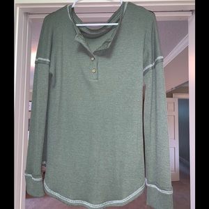 Green half button up long sleeve tee